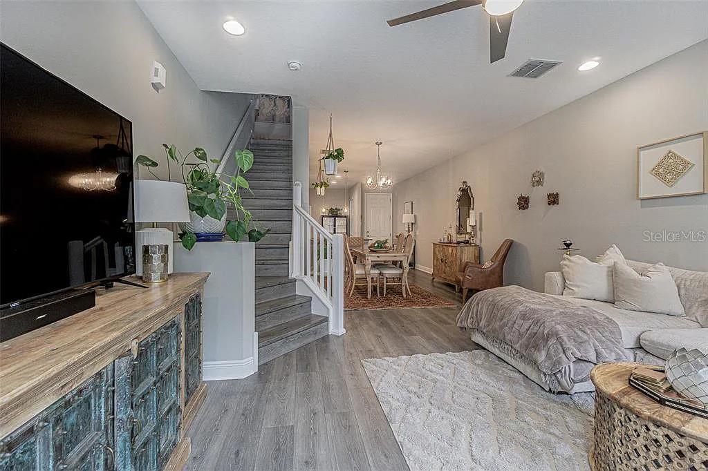 TOWNS AT BELLEAIR GROVE - Residential Lease
