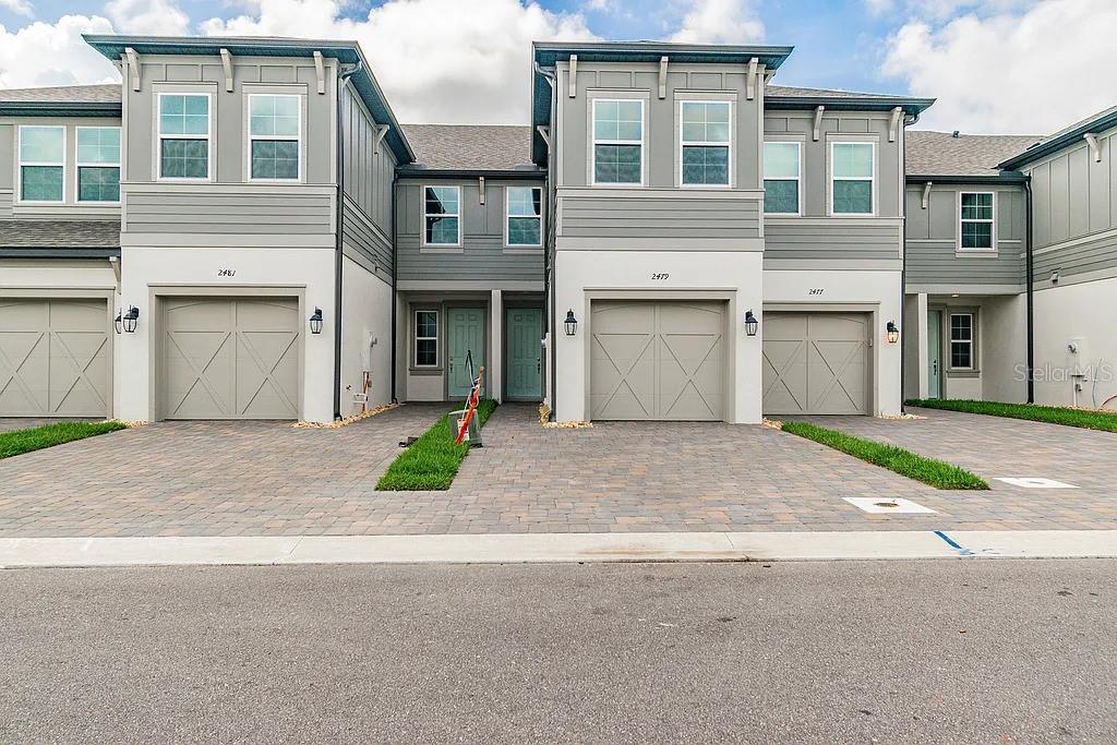 TOWNS AT BELLEAIR GROVE - Residential Lease