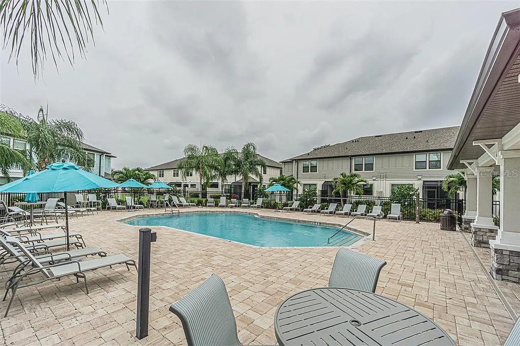 TOWNS AT BELLEAIR GROVE - Residential Lease
