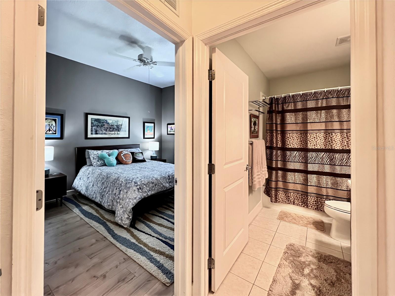 ARTISAN CLUB CONDO PH 1 - Residential