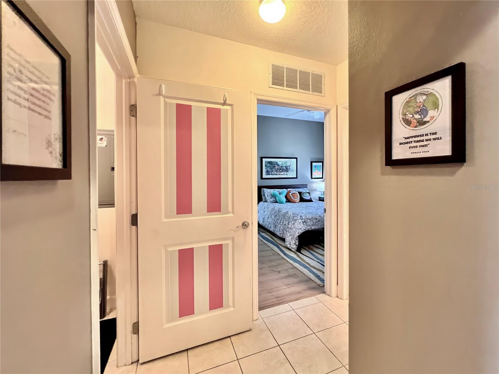 ARTISAN CLUB CONDO PH 1 - Residential