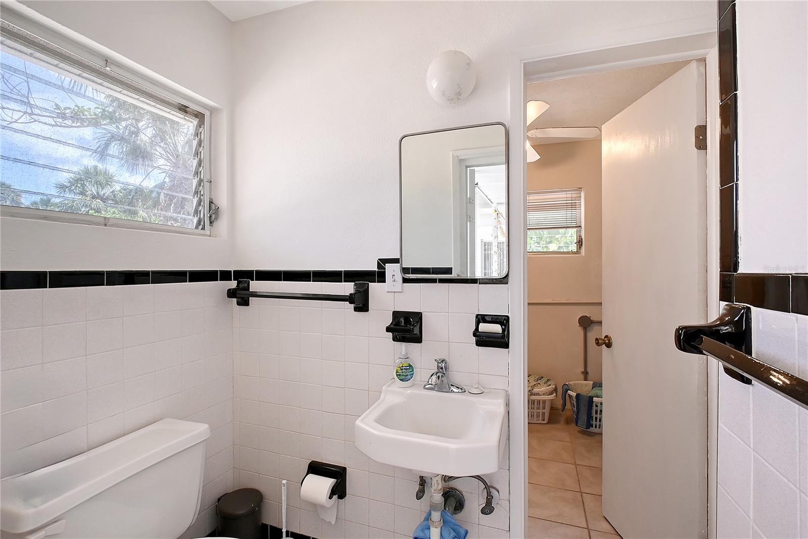 SIESTA MANOR SEC 1 - Residential