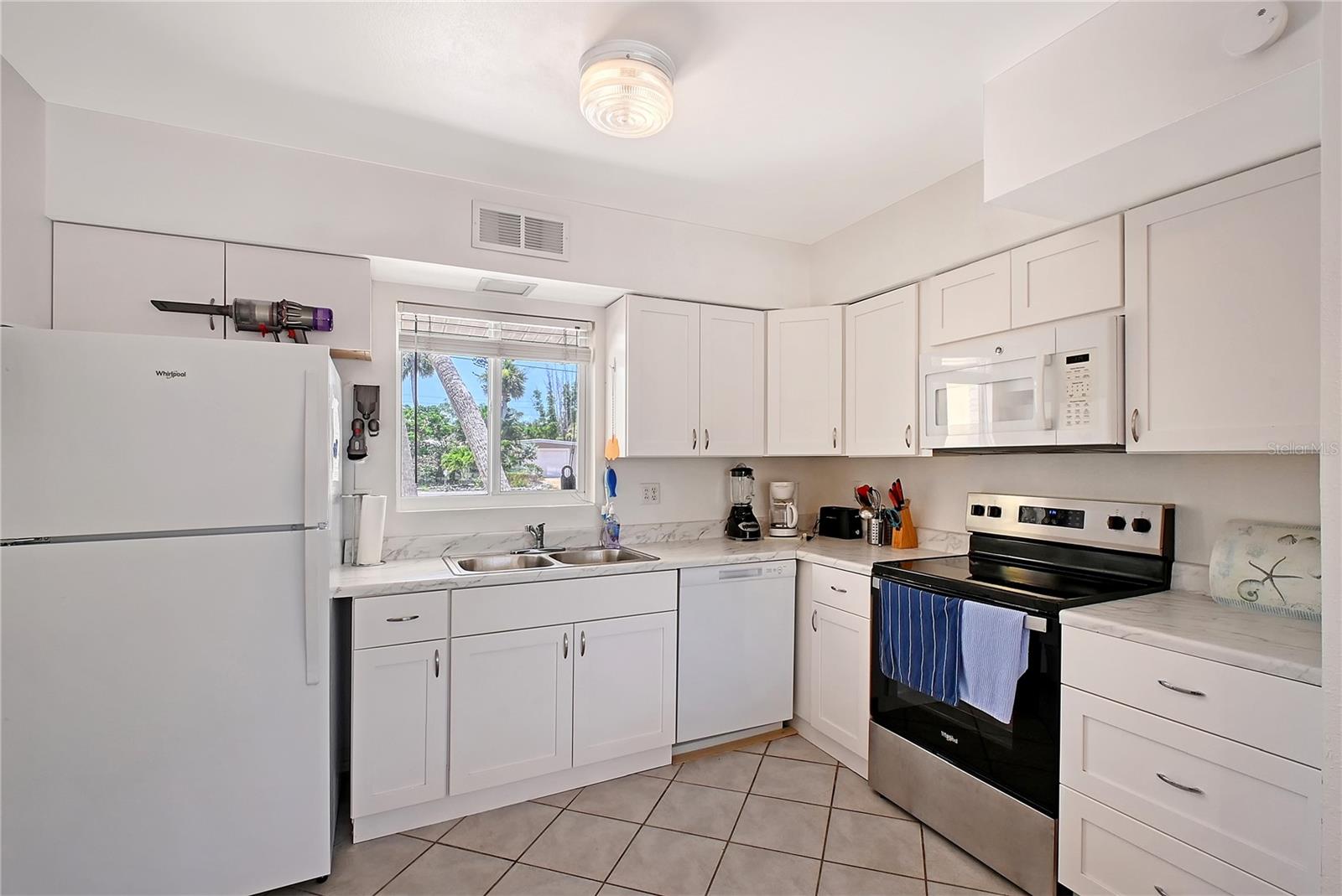 SIESTA MANOR SEC 1 - Residential