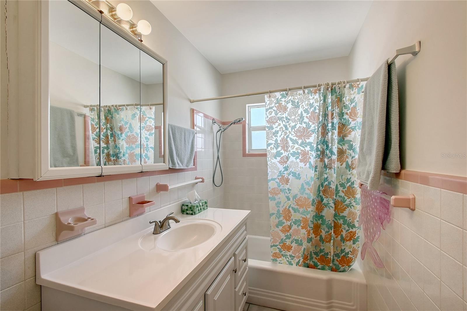 SIESTA MANOR SEC 1 - Residential