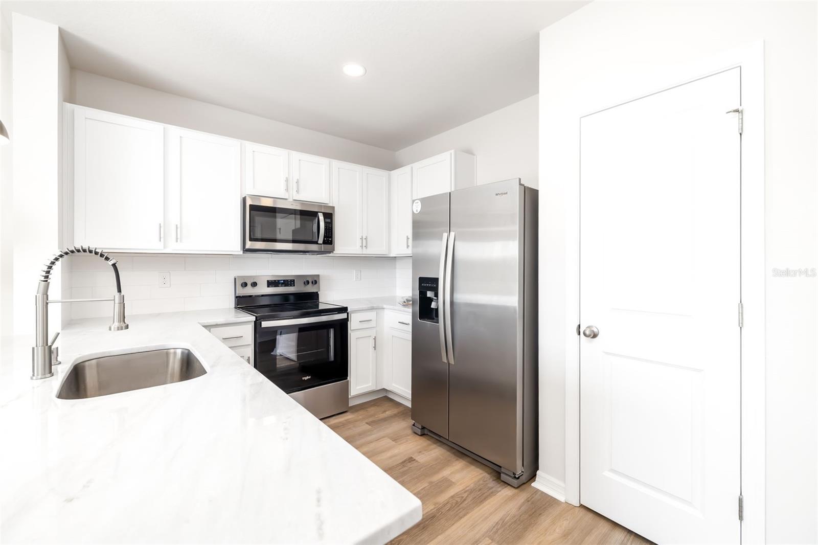 STAR FARMSPH V-SUBPHASES A - Residential Lease