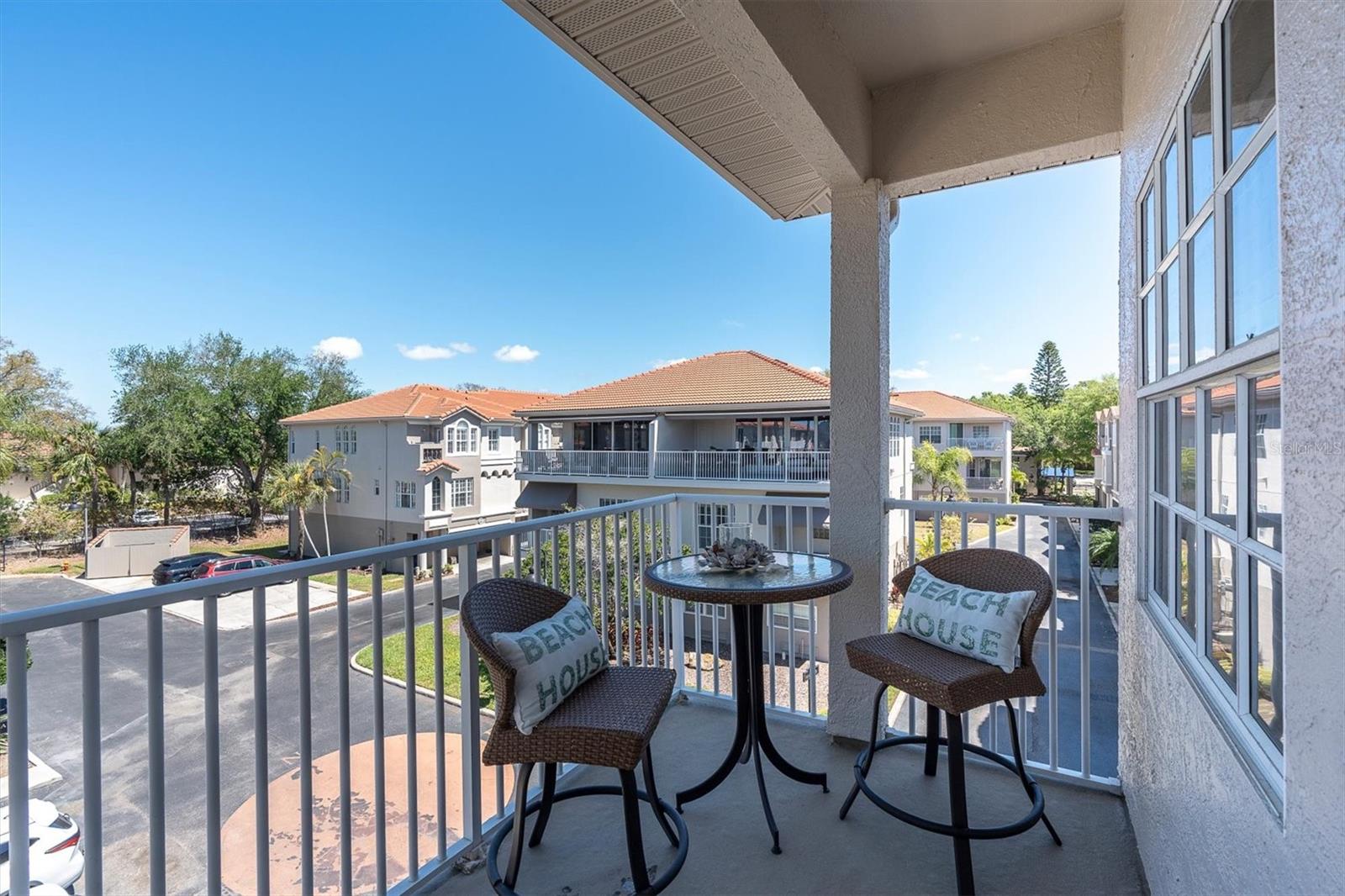 POINTE TARPON TWNHMS - Residential