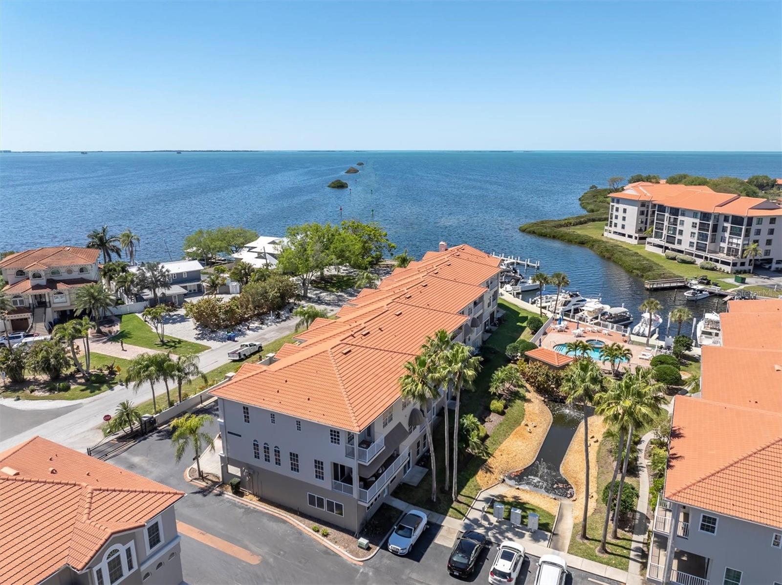 POINTE TARPON TWNHMS - Residential