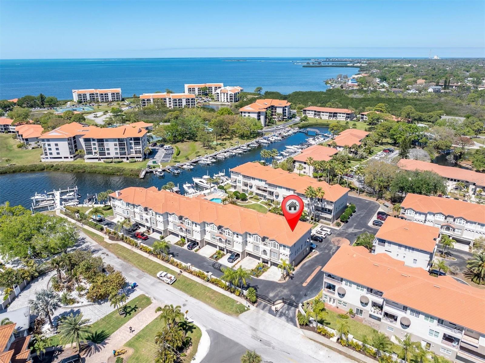 POINTE TARPON TWNHMS - Residential