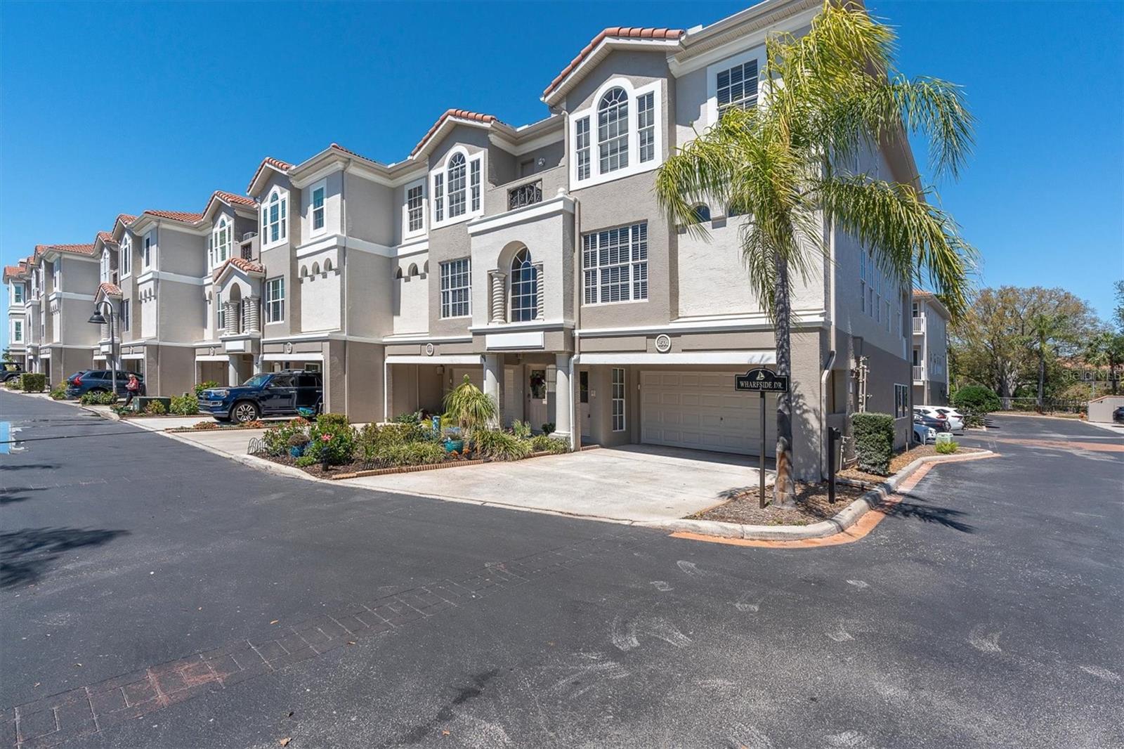 POINTE TARPON TWNHMS - Residential