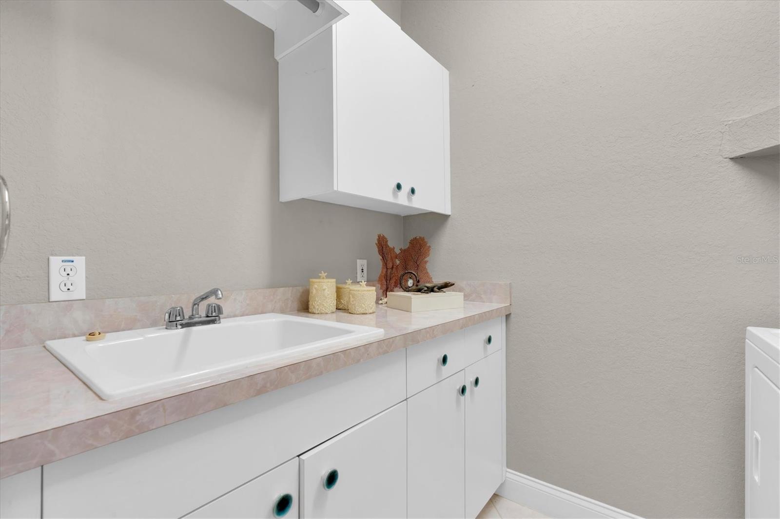 POINTE TARPON TWNHMS - Residential