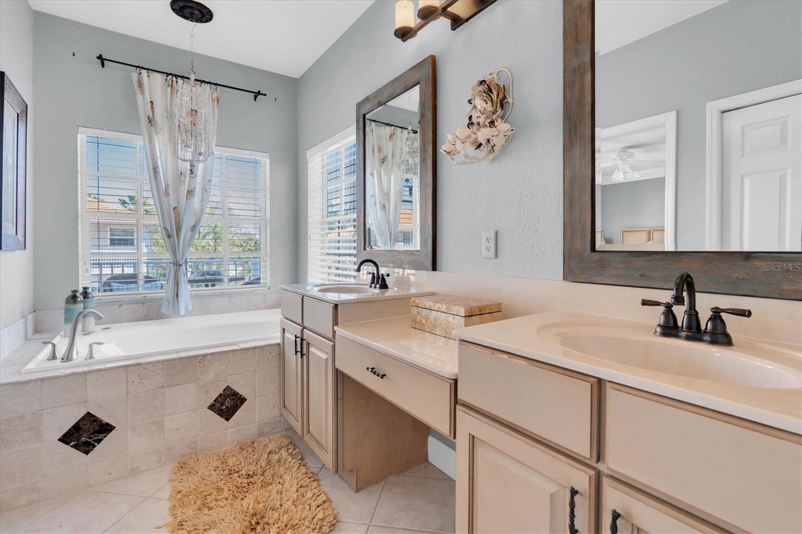 POINTE TARPON TWNHMS - Residential