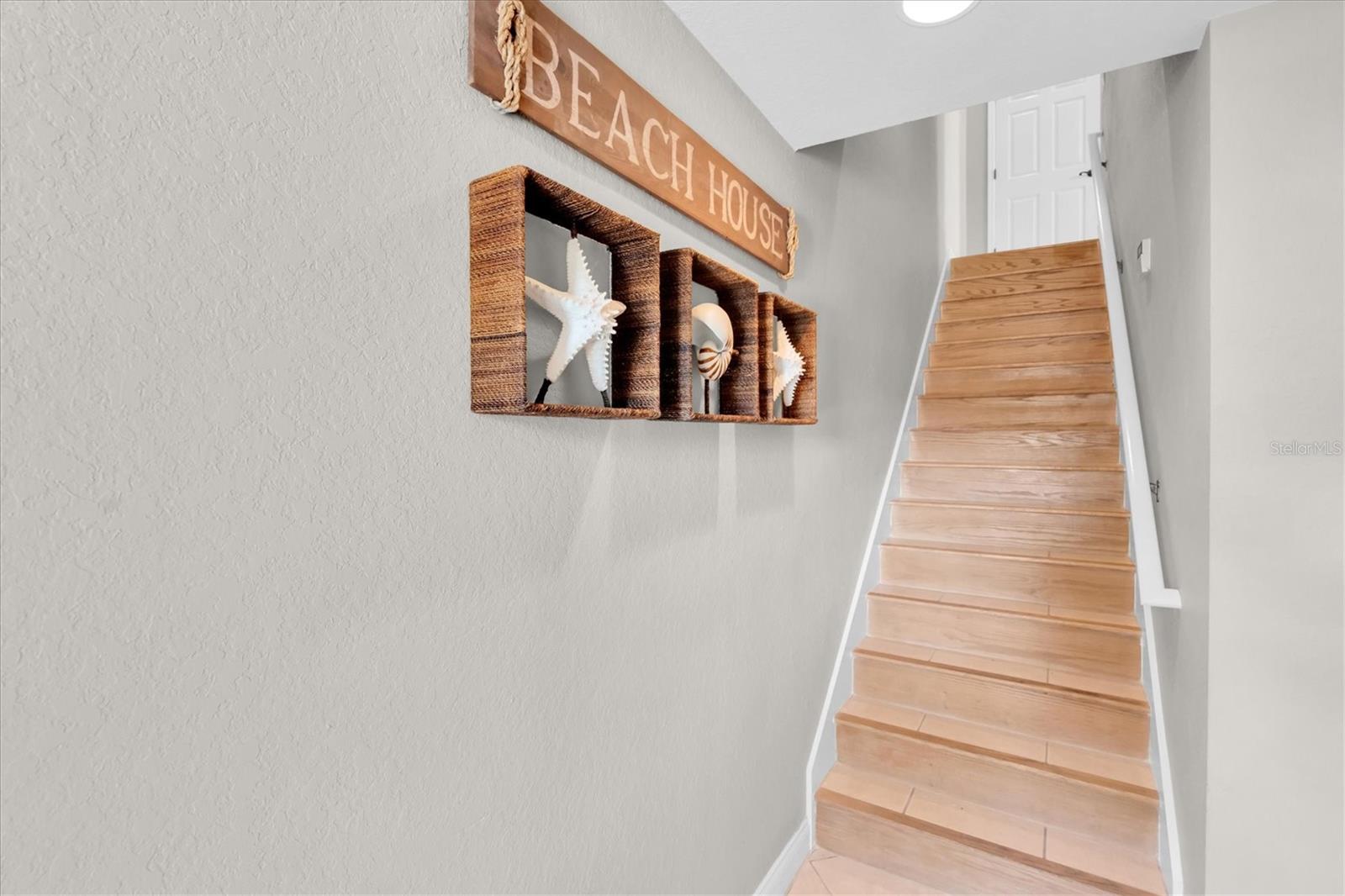 POINTE TARPON TWNHMS - Residential