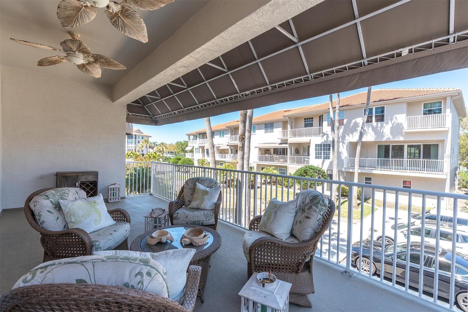 POINTE TARPON TWNHMS - Residential