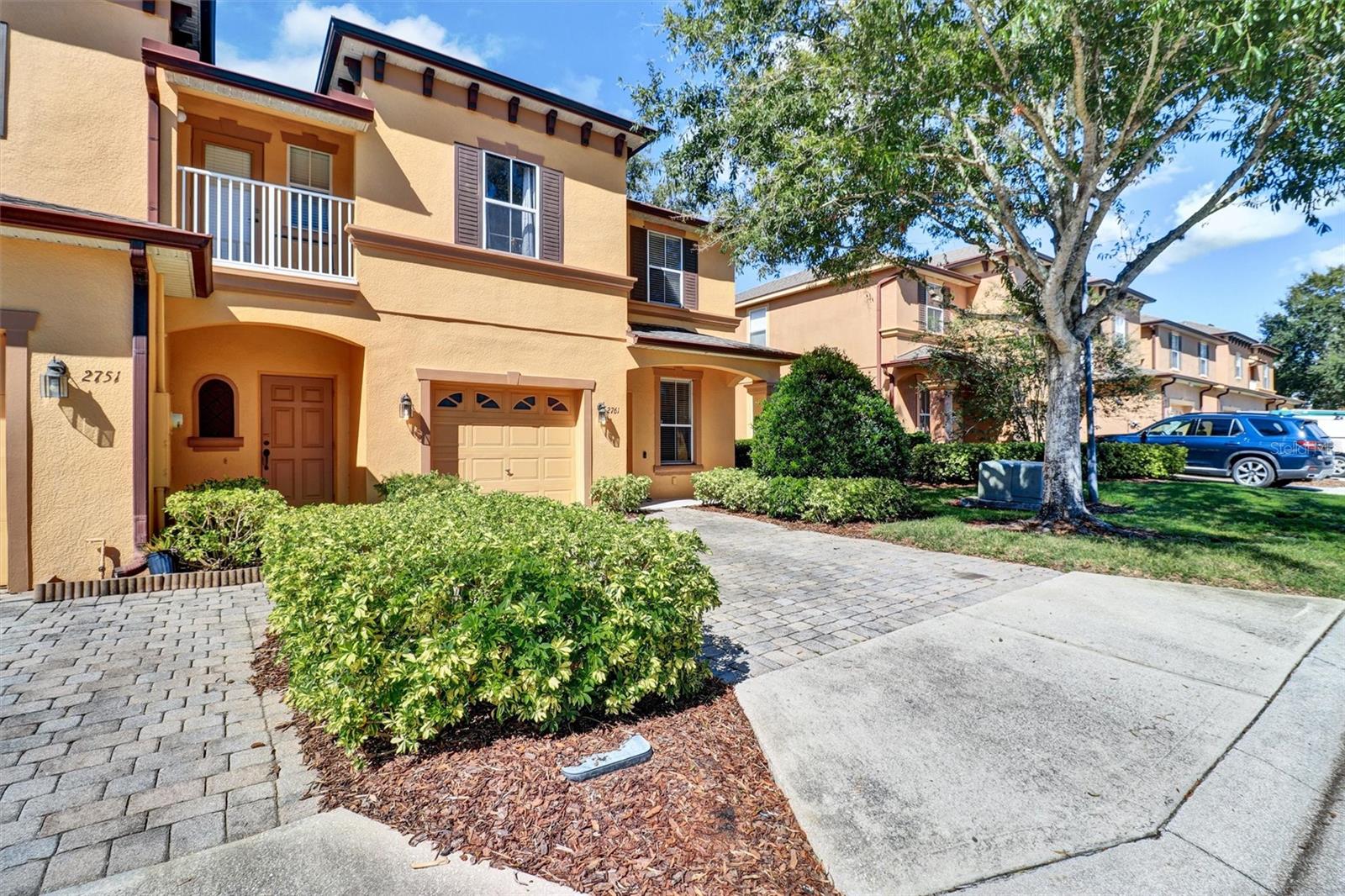 2761 RETREAT VIEW CIRCLE