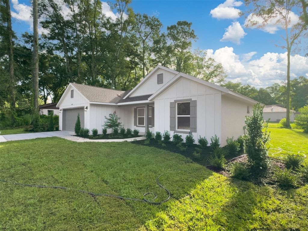 Photo of 4020 SW 156th, Ocala, FL 34481 (MLS # OM723077)