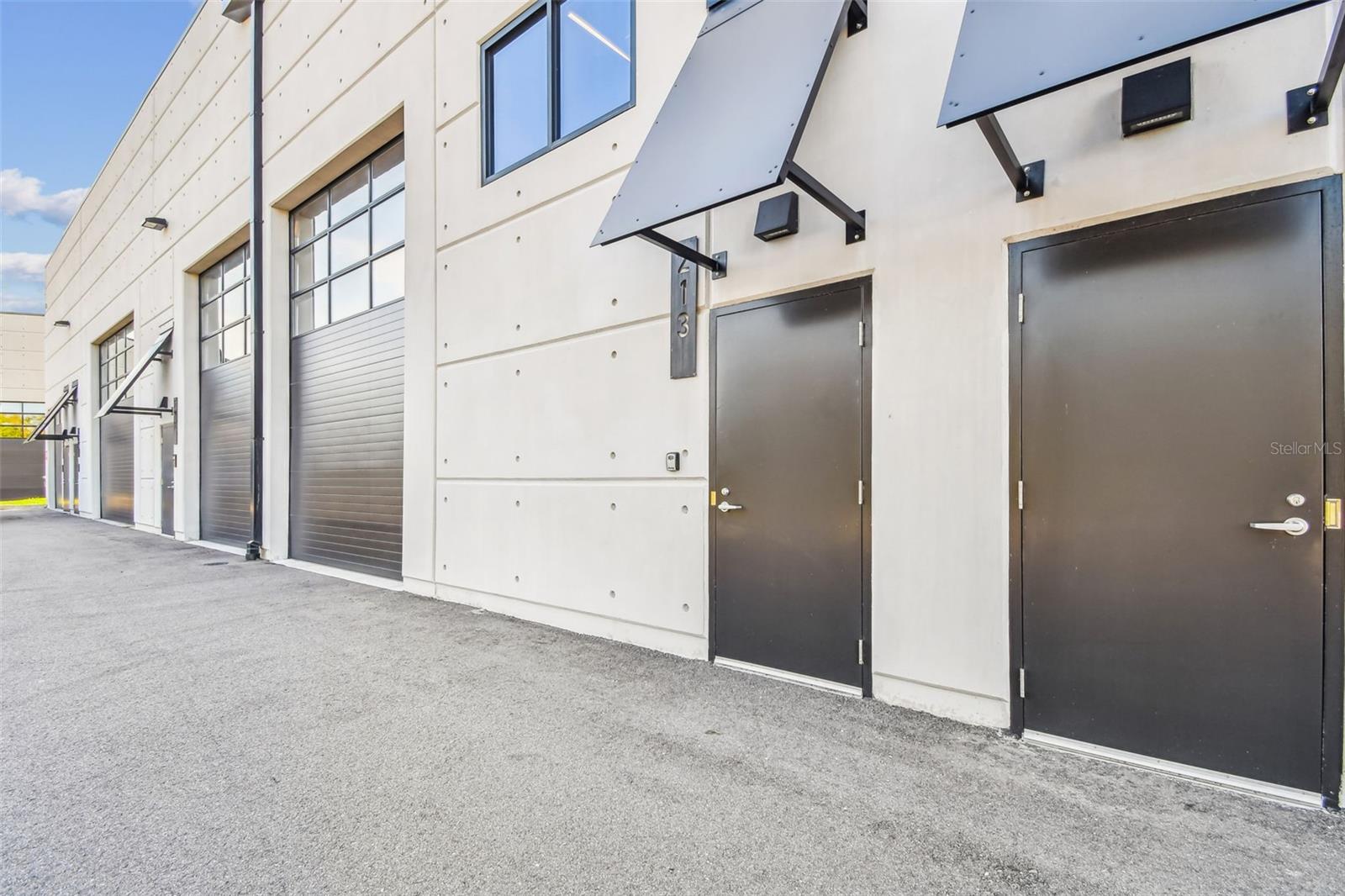 MOTOR ENCLAVE - Commercial Sale