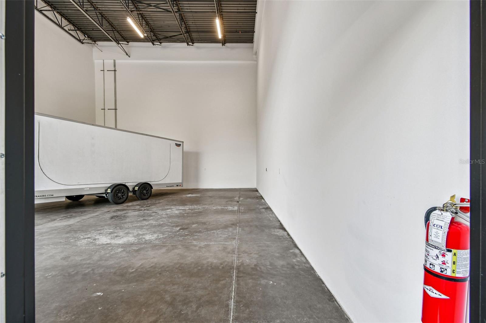 MOTOR ENCLAVE - Commercial Sale