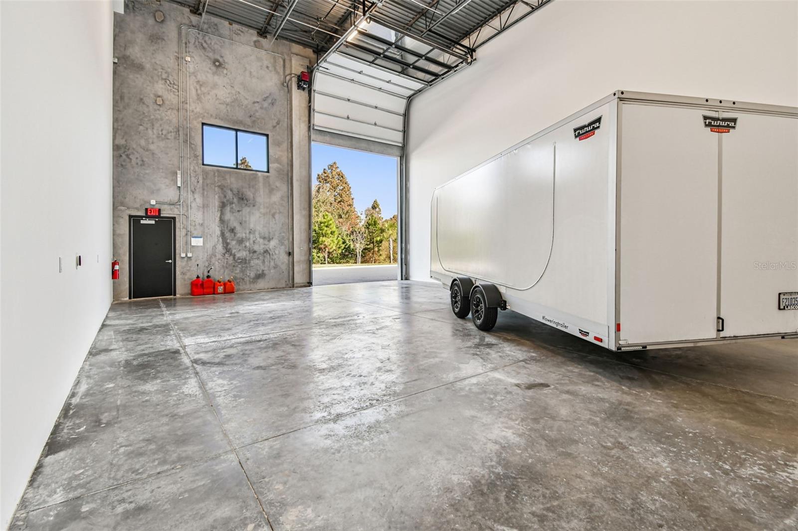 MOTOR ENCLAVE - Commercial Sale