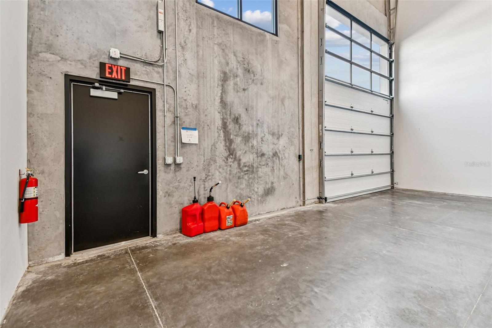 MOTOR ENCLAVE - Commercial Sale