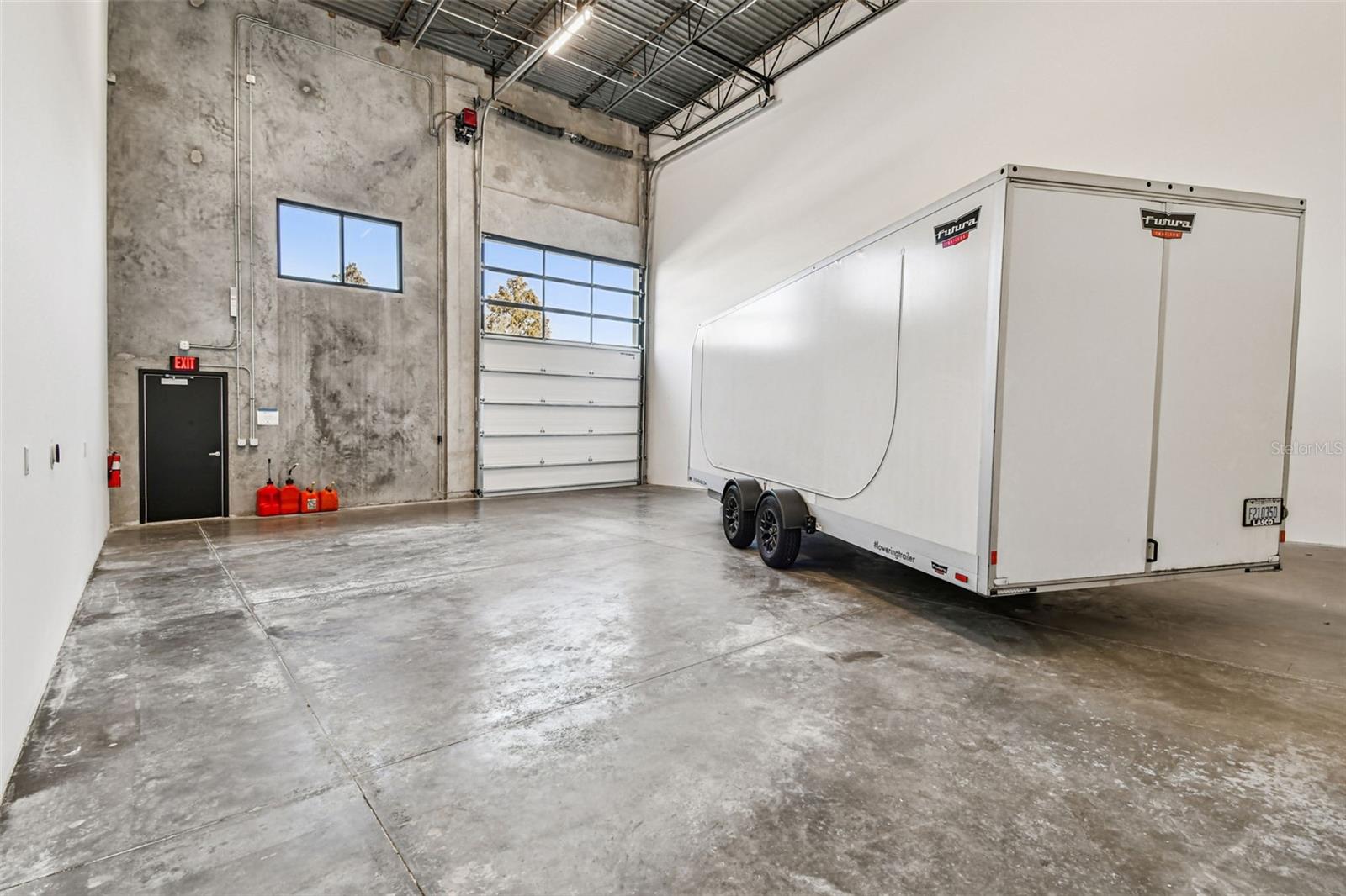 MOTOR ENCLAVE - Commercial Sale