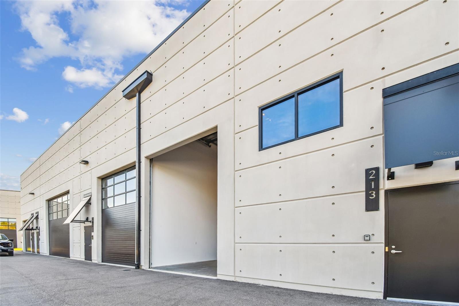 MOTOR ENCLAVE - Commercial Sale