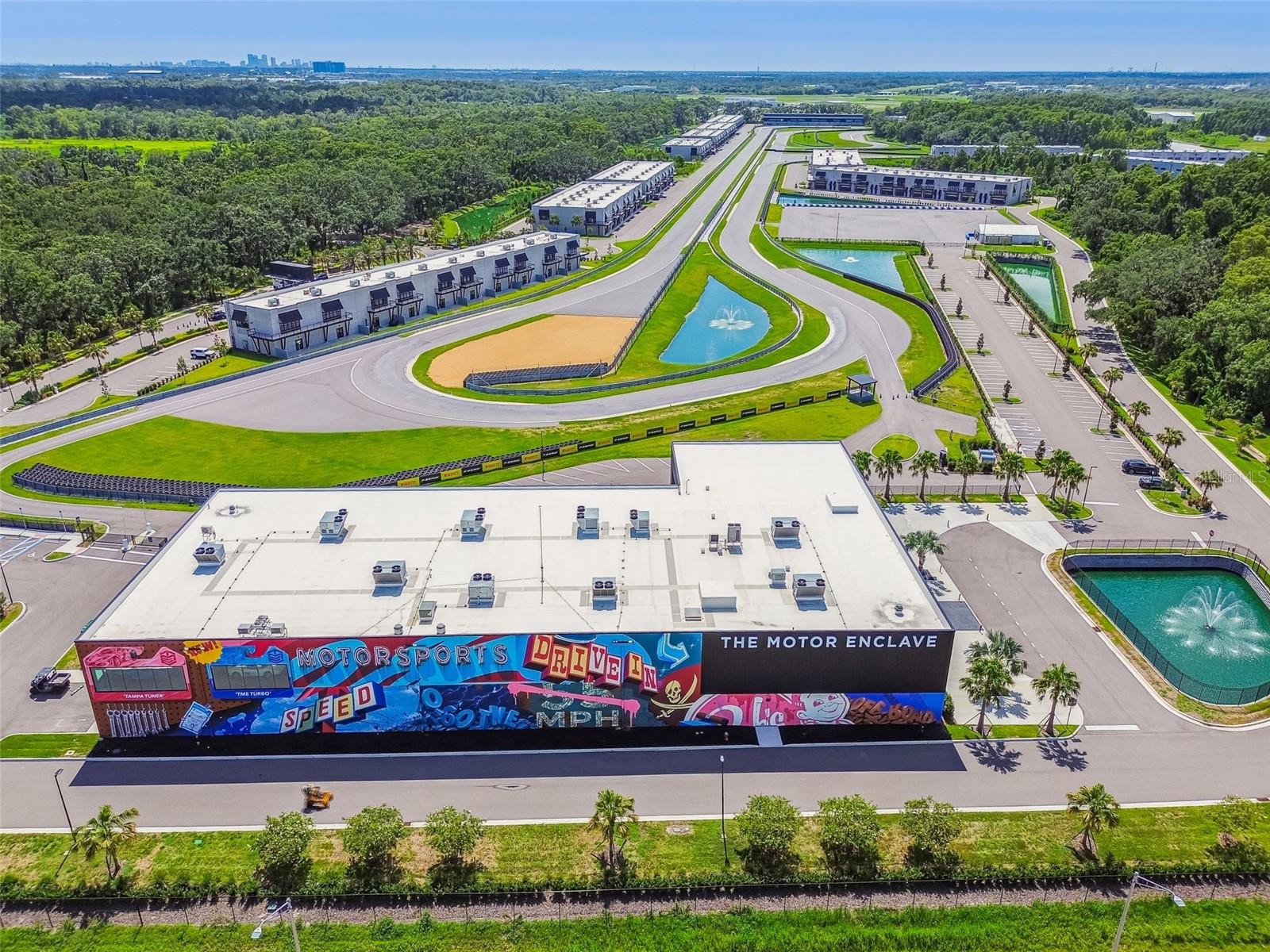 MOTOR ENCLAVE - Commercial Sale