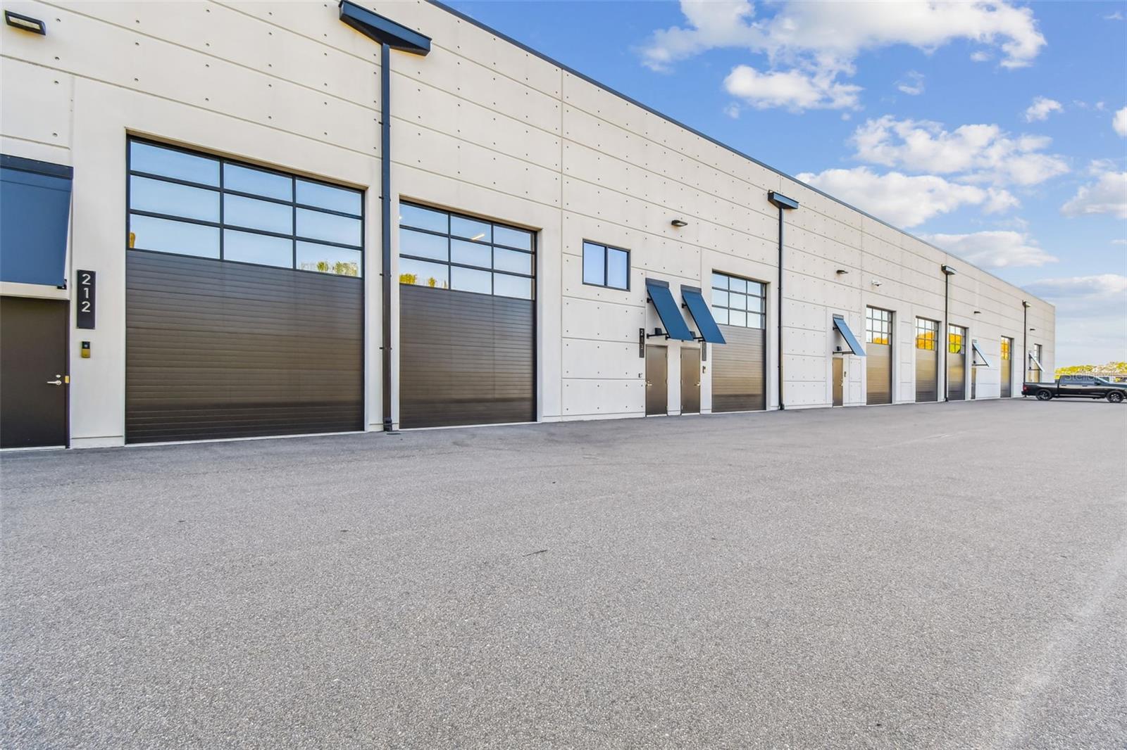 MOTOR ENCLAVE - Commercial Sale