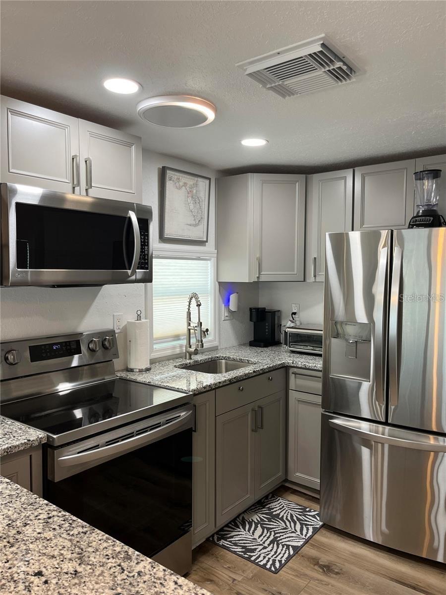 SIGNAL COVE - Residential