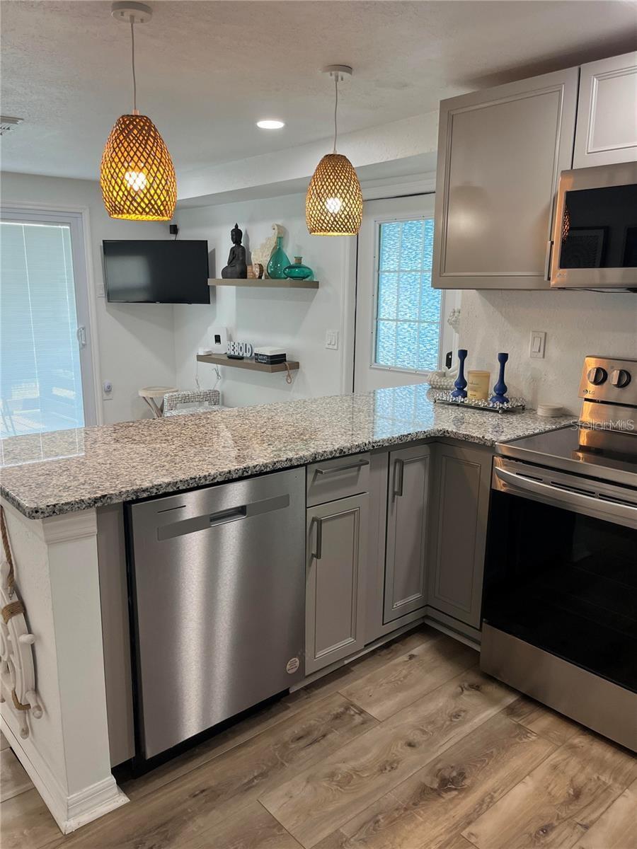 SIGNAL COVE - Residential