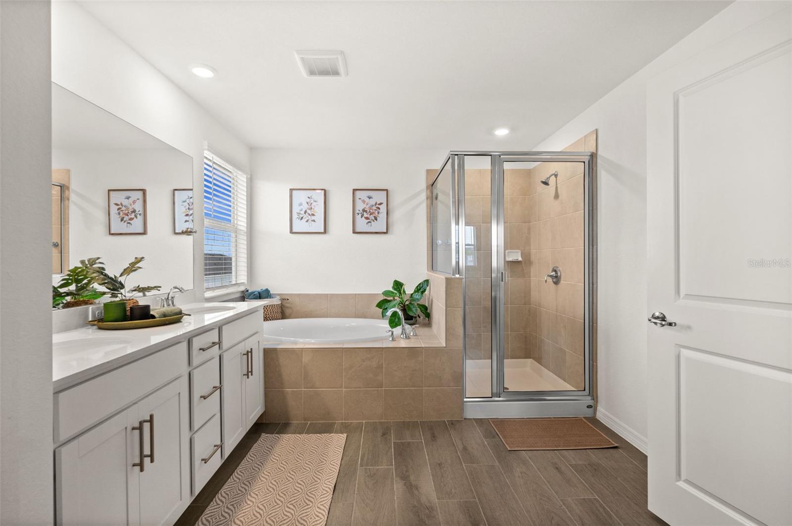 TUCKERS COVE - Residential