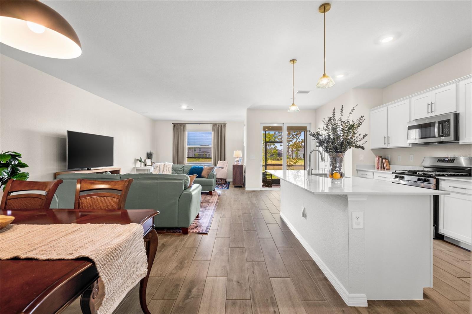 TUCKERS COVE - Residential