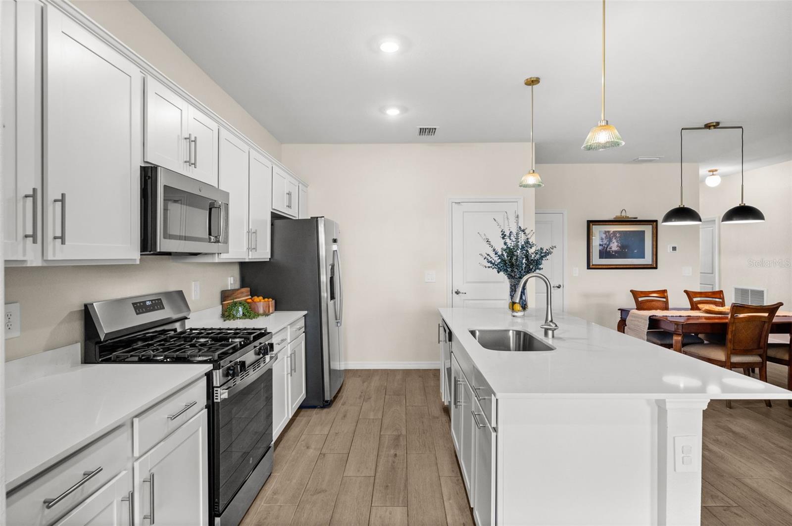 TUCKERS COVE - Residential