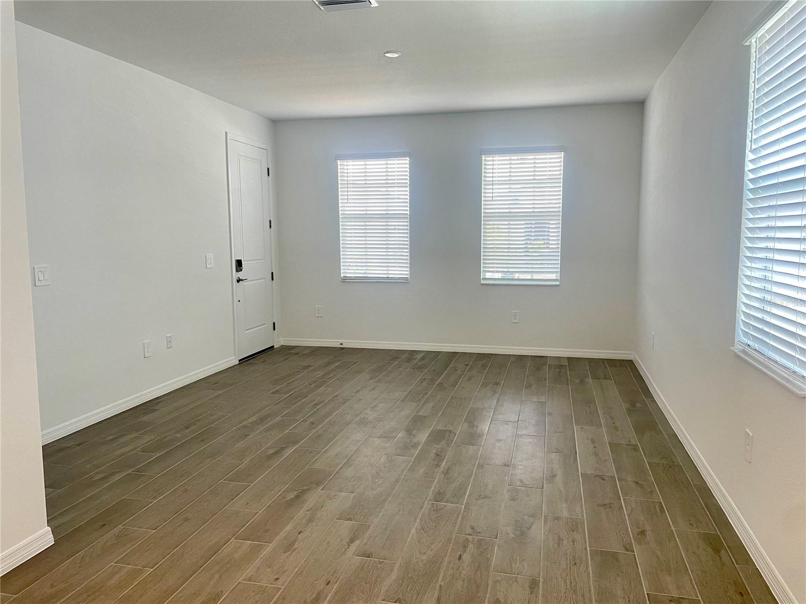 TUCKERS COVE - Residential