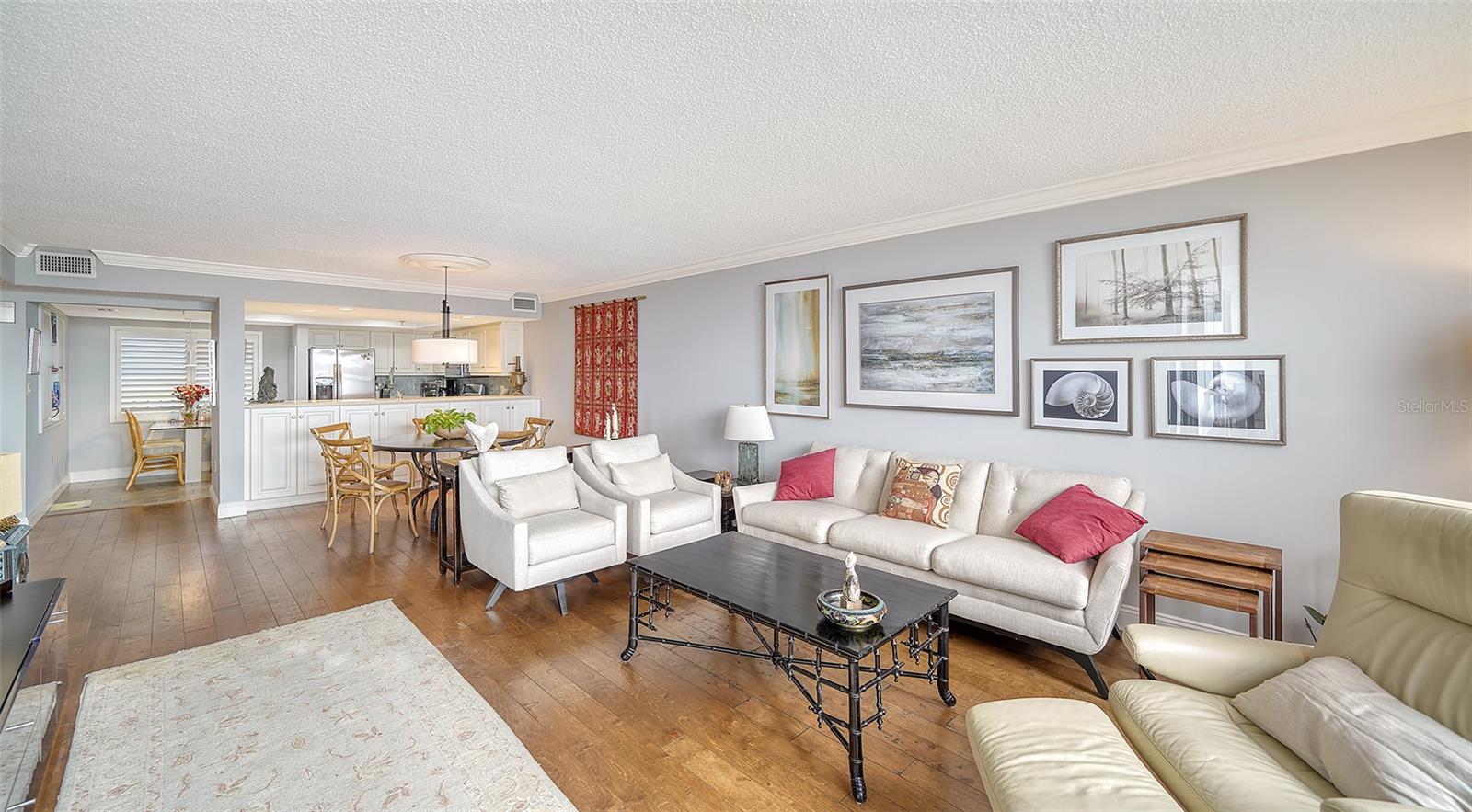 THE CASTILLIAN - Residential