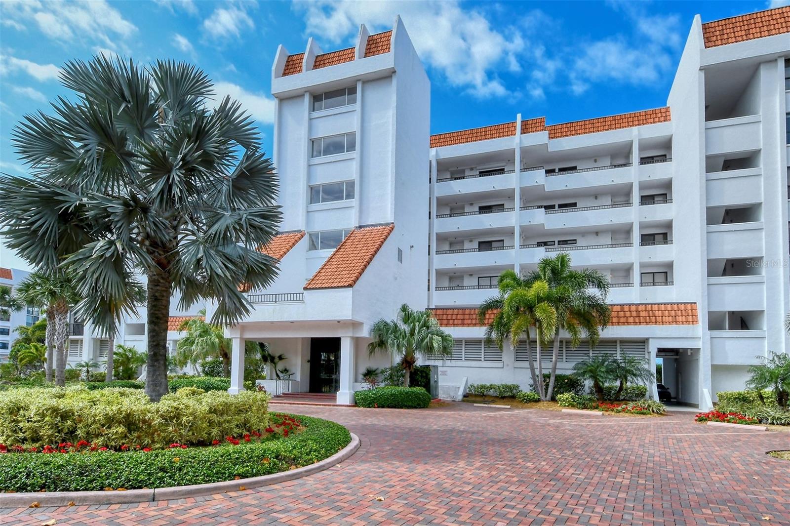 THE CASTILLIAN - Residential