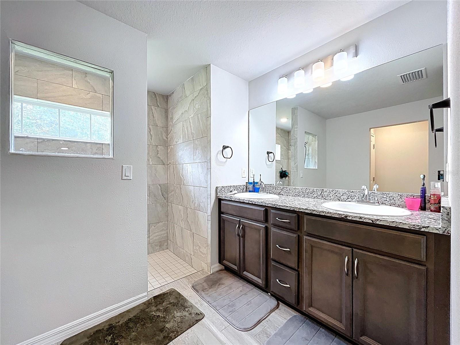 ROYAL HIGHLANDS - Residential