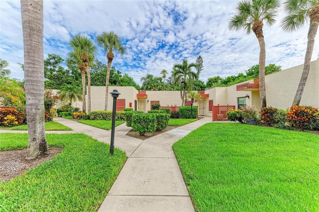 Photo of 813 Spring Lakes Boulevard, Bradenton, FL 34210 (MLS # A4704441)