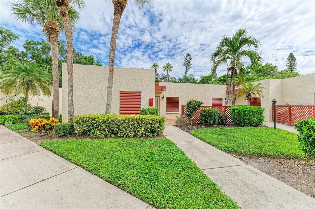Photo of 813 Spring Lakes Boulevard, Bradenton, FL 34210 (MLS # A4704441)