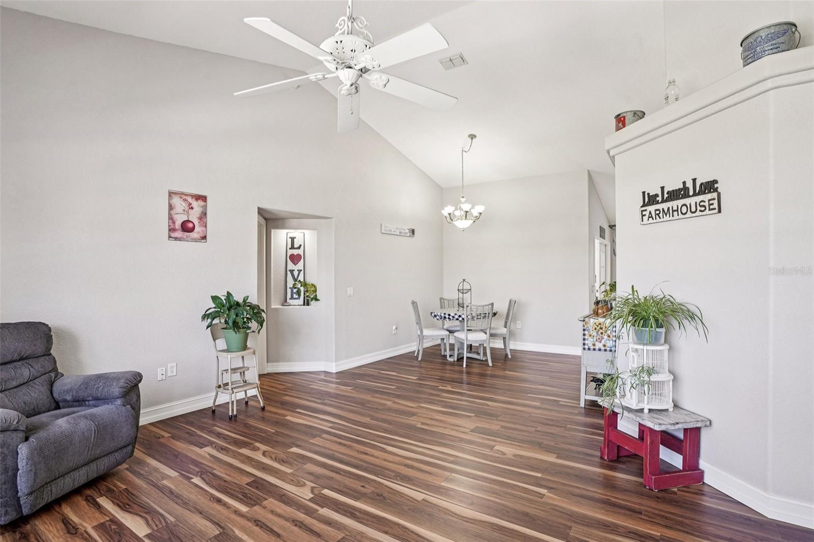 FAIRWAYS AT ROLLING HILLS 1STADDITION - Residential