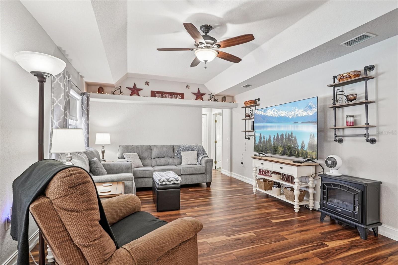 FAIRWAYS AT ROLLING HILLS 1STADDITION - Residential