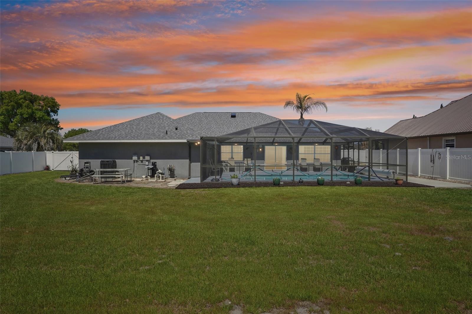 FAIRWAYS AT ROLLING HILLS 1STADDITION - Residential