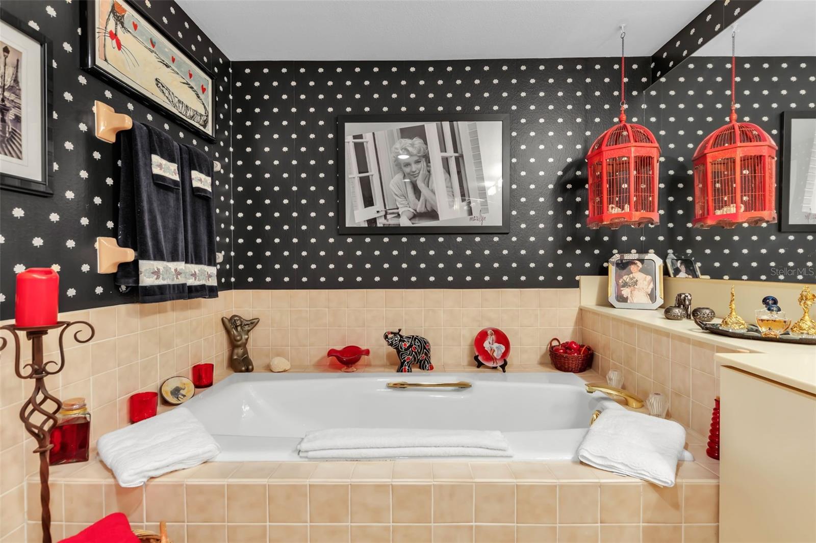 FAIRWAY BAY - Residential