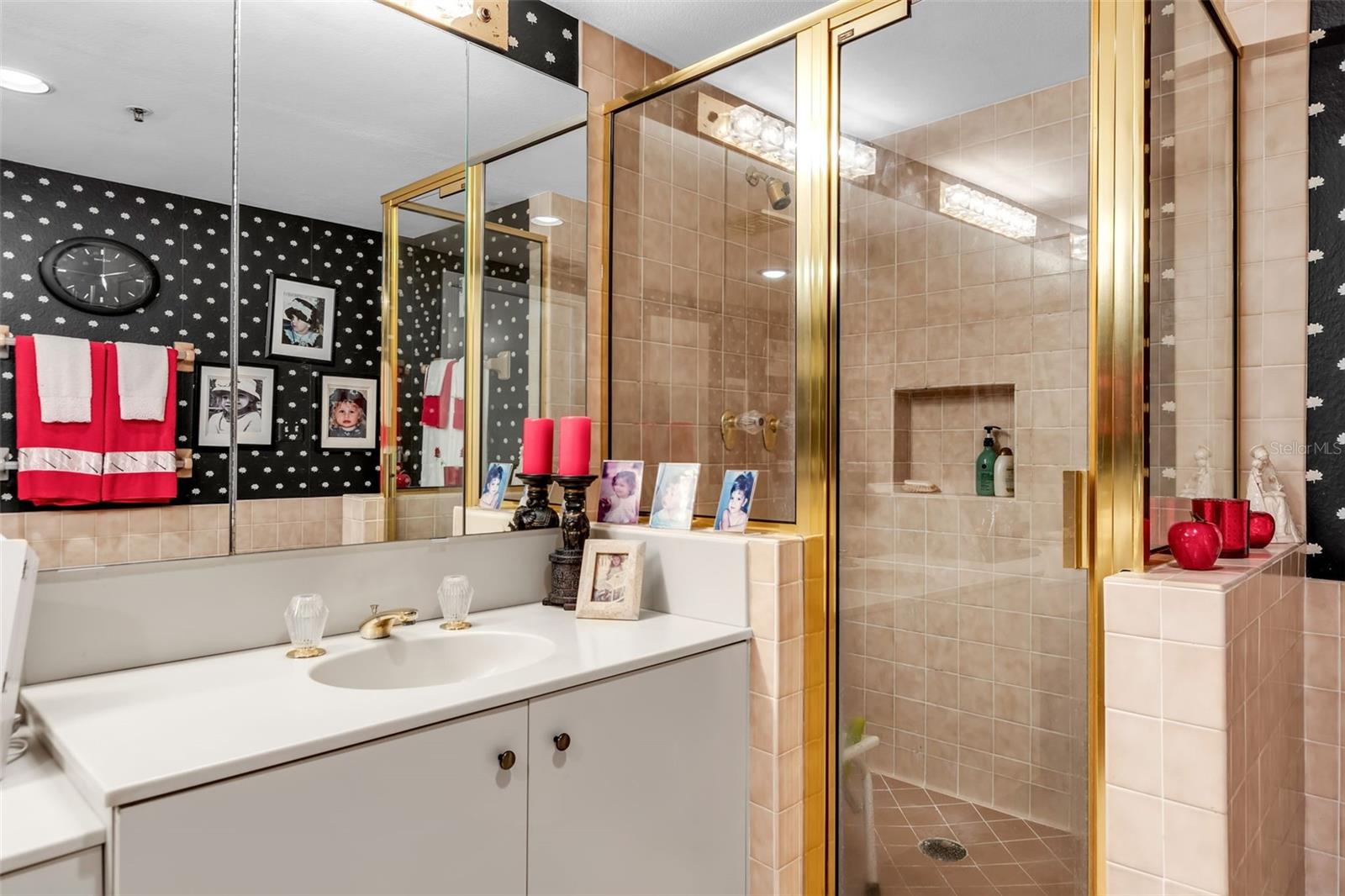 FAIRWAY BAY - Residential