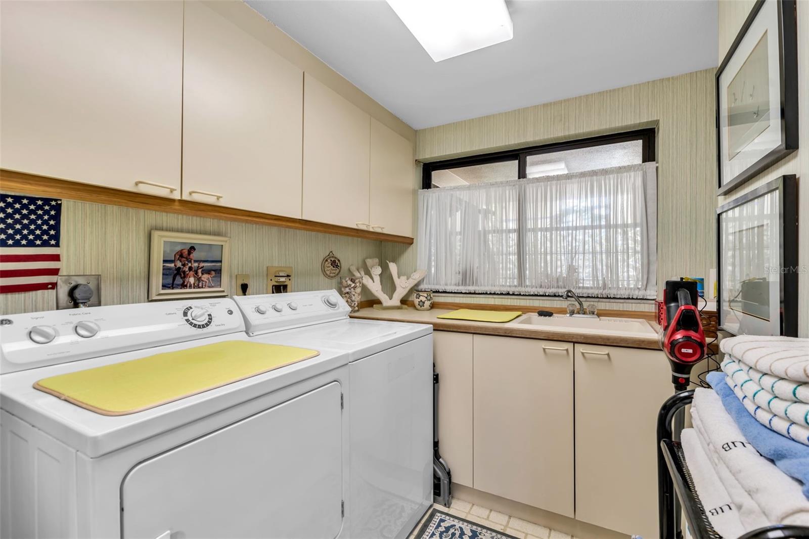 FAIRWAY BAY - Residential