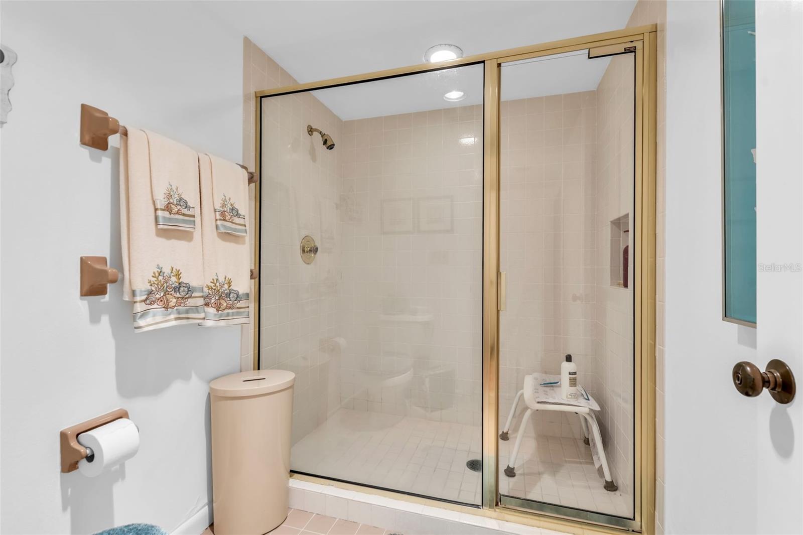 FAIRWAY BAY - Residential