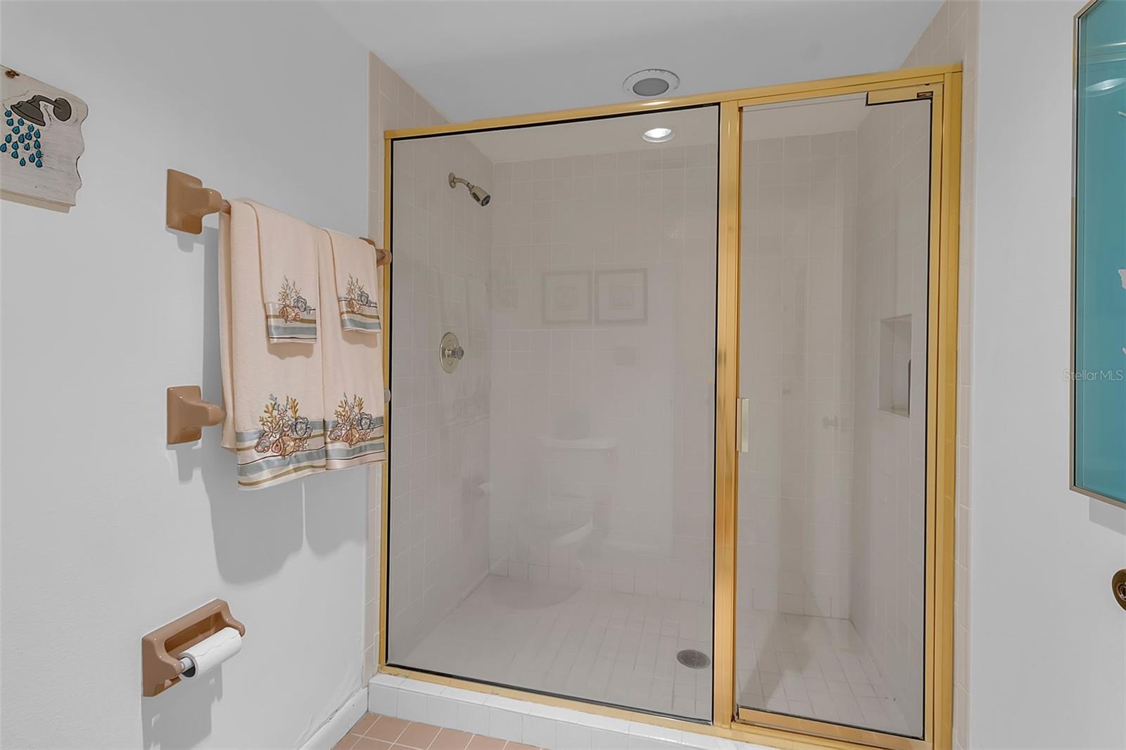 FAIRWAY BAY - Residential