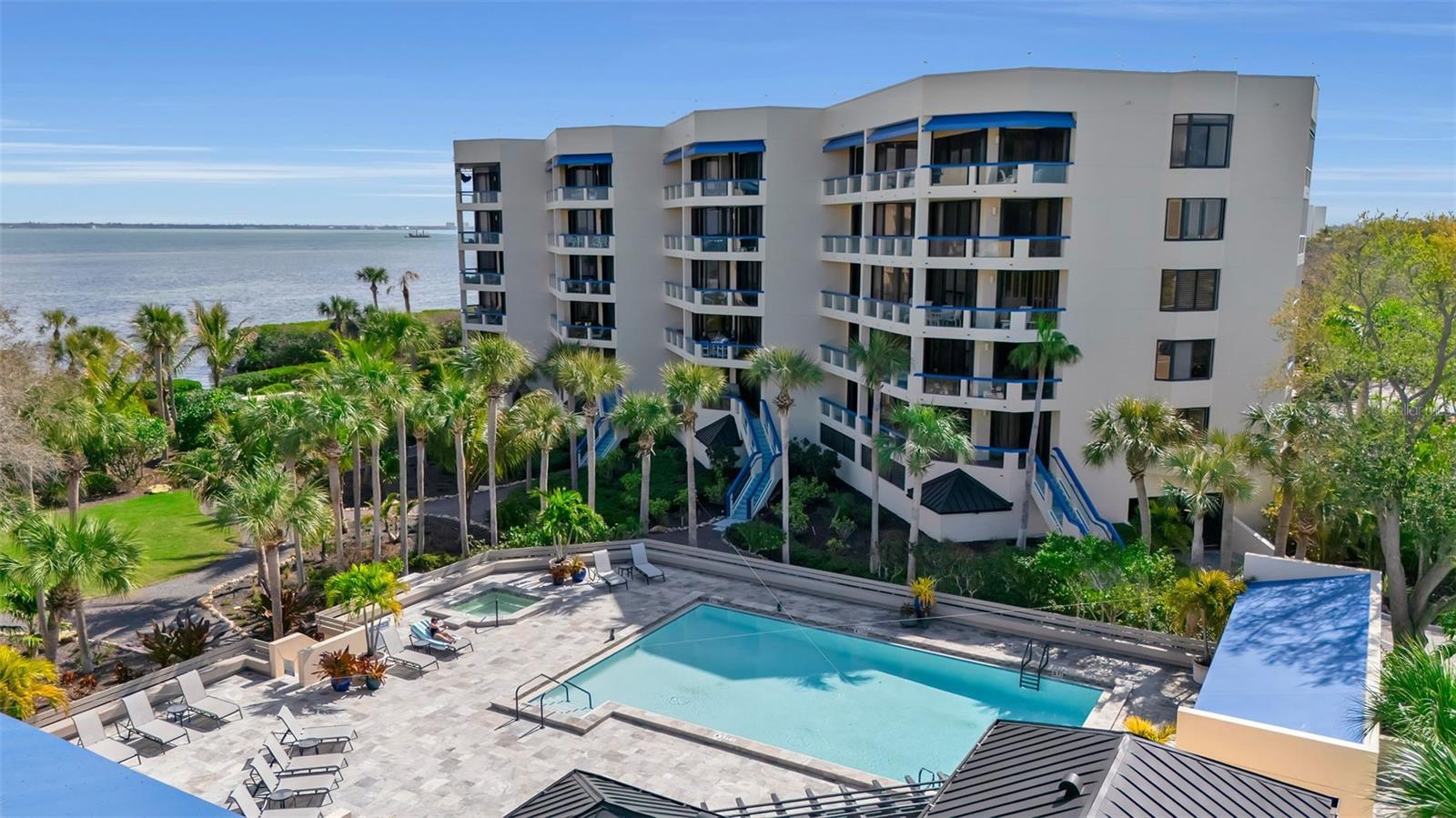 FAIRWAY BAY - Residential