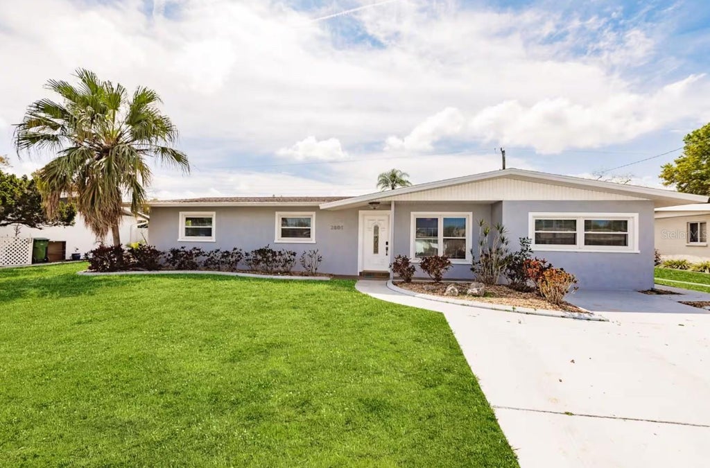Photo of 2801 23rd Avenue W, Bradenton, FL 34205 (MLS # A4707369)