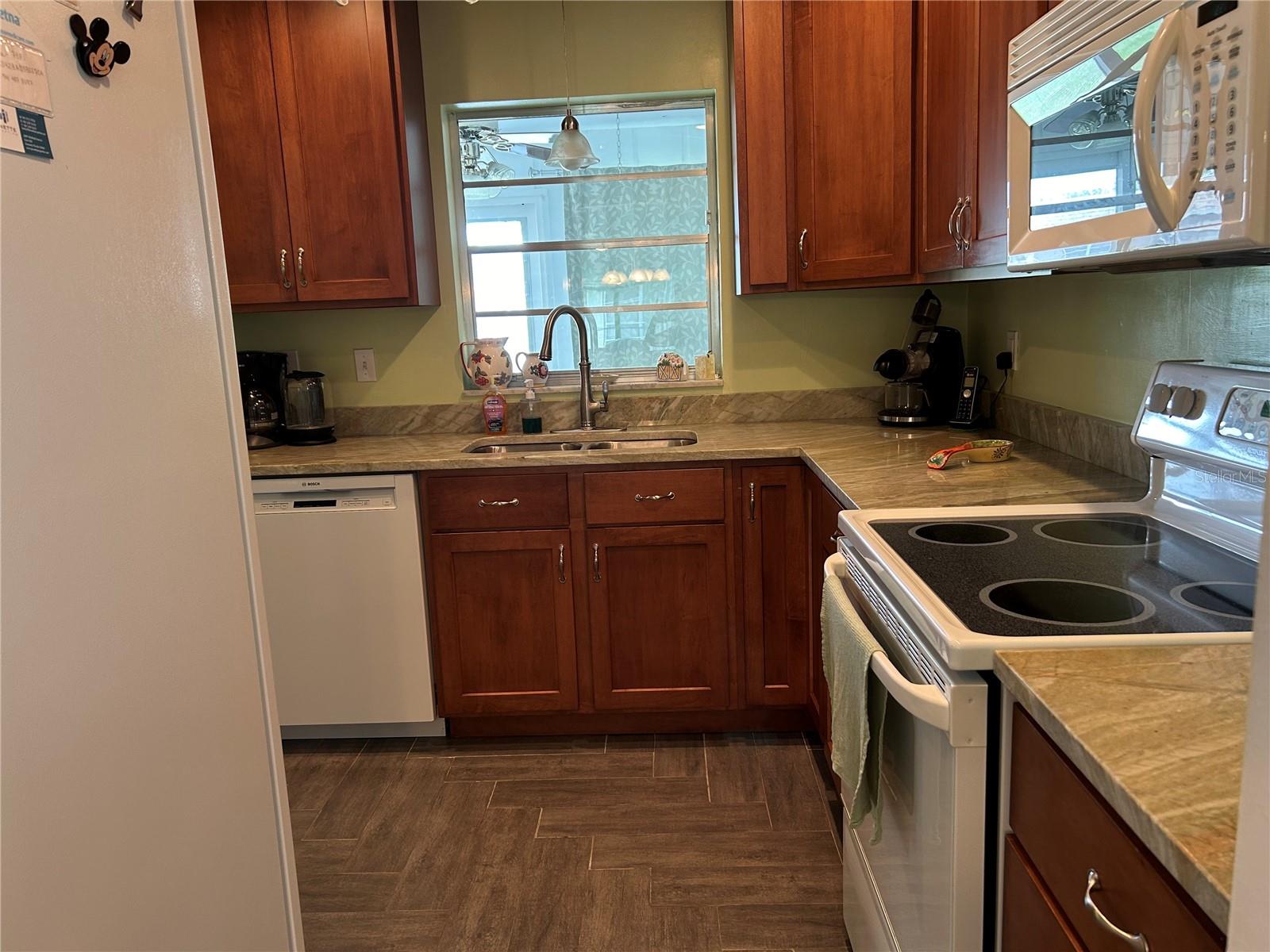 FOREST PINES 02 - Residential Lease