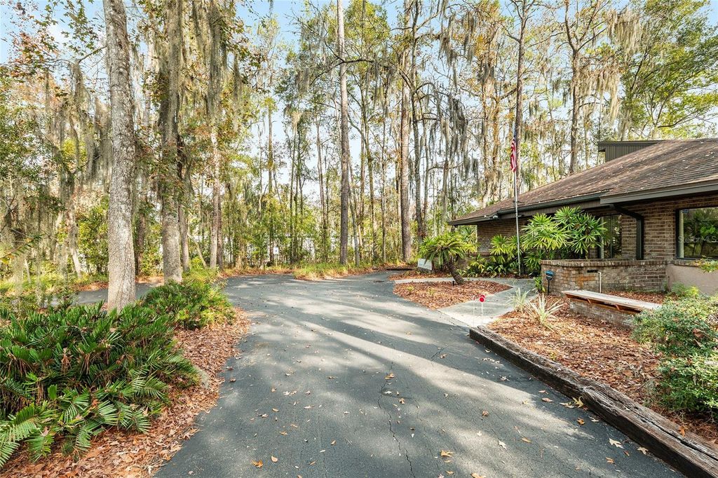 Photo of 2750 SE 17th Street, Ocala, FL 34471 (MLS # OM716282)